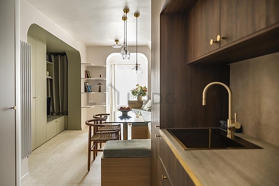 Cuisine dînatoire pour 2 personne(s) équipée de lave linge, sèche linge, réfrigerateur, freezer