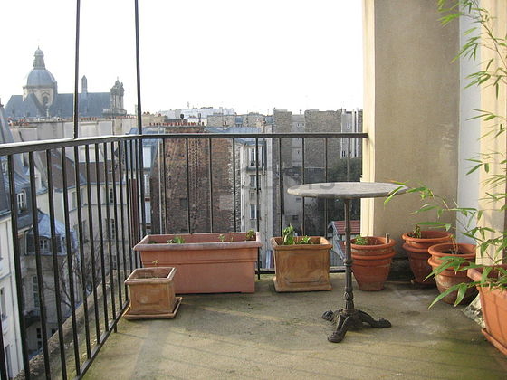Balcony with view on courtyard