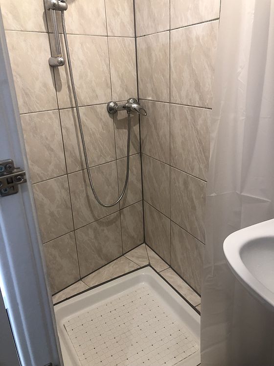 Bathroom equipped with bath towels