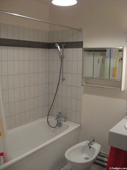 Bathroom with tilefloor