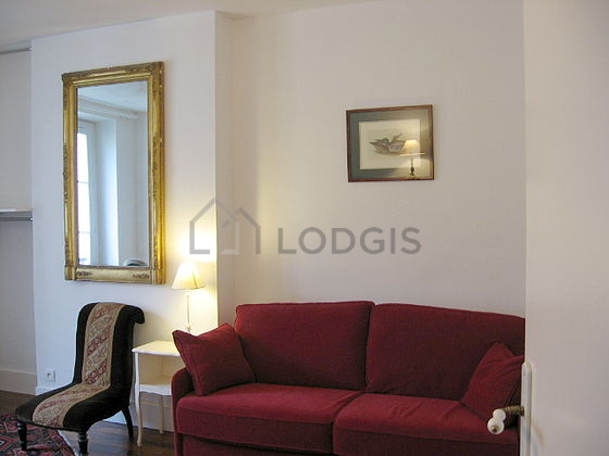 Chambre lumineuse équipée de télé, chaine hifi, lecteur de dvd, 1 fauteuil(s)