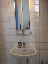 Apartment Paris 20° - Bathroom