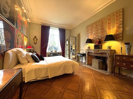 Bedroom with windows facing the garden