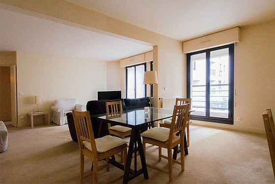 Beautiful, very quiet and bright sitting room of an apartment in Paris