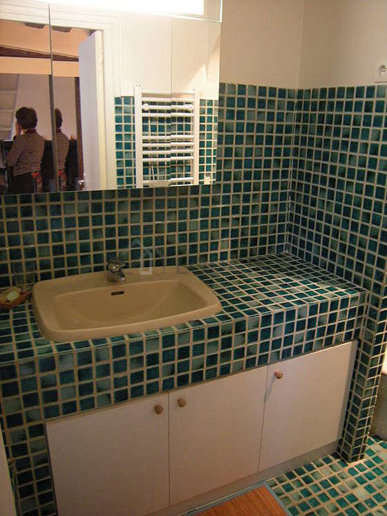 Beautiful bathroom with tile floor