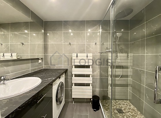 Beautiful bathroom with tile floor