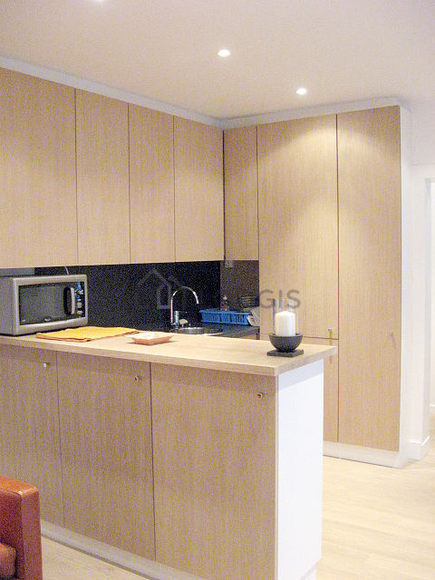 Cuisine dînatoire pour 2 personne(s) équipée de lave vaisselle, plaques de cuisson, réfrigerateur, vaisselle