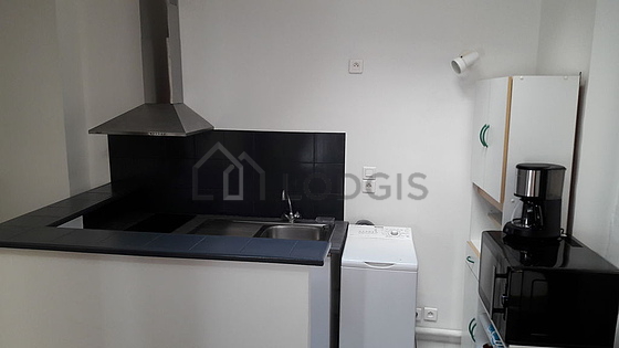 Cuisine dînatoire pour 3 personne(s) équipée de lave linge, réfrigerateur, vaisselle