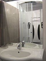 Apartment Paris 20° - Bathroom