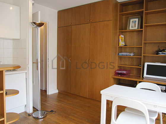 Séjour équipé de 1 lit(s) de 120cm, télé, chaine hifi, penderie