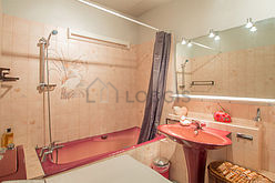 Apartment Paris 9° - Bathroom