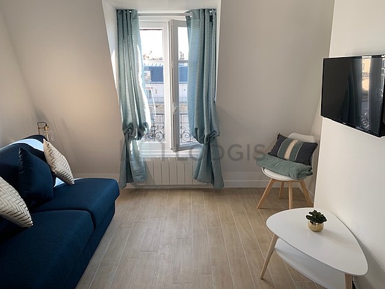 Living room furnished with 1 pullout bed(s) of 180cm, tv, dvd player, wardrobe